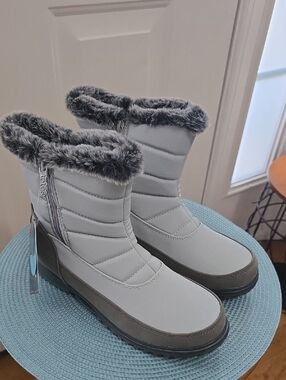 TOTES BRAND WOMEN'S GRAY WATERPROOF WINTER  BOOTS SIZE 7.5.